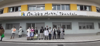 Orioko Herri Ikastolako haurrak Santa Ageda kantari 2022-02-04 