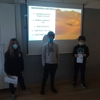 Sahararrentzat janari bilketa. LH6ko ikasleen aurkezpenak Orioko Herri Ikastolan