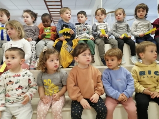 Orioko Herri Ikastolako zirku emanaldia. Tximeleta zirkua, HH4