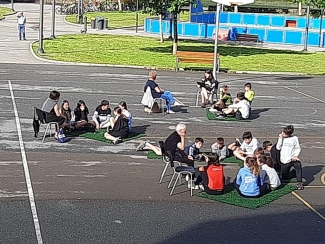 DBH1eko ikasleak Orioko arrantzale, patroi, saregile eta musikariekin