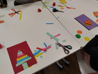 Orioko Herri iKastolako ikasleak eskulanetan.