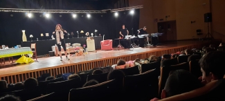 Orioko Herri Ikastolako ikasleak orkestra sinfonikoaren egoitzan.