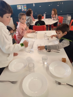 Orioko Herri Ikastolan jangelako eginkizunak zehaztu dituzte aste honetan
