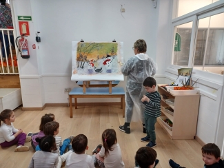 Cristina neguko paisaia margotzen.