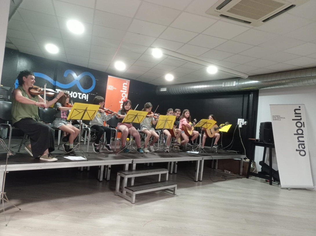 musika eskolako emanaldia
