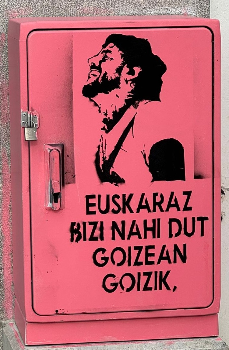 Euskaraz bizi nahi dugu Ikastolan, Orion eta Euskal Herrian, “ hizkuntzarik ez duen herri bat ez baita herri izango”. 