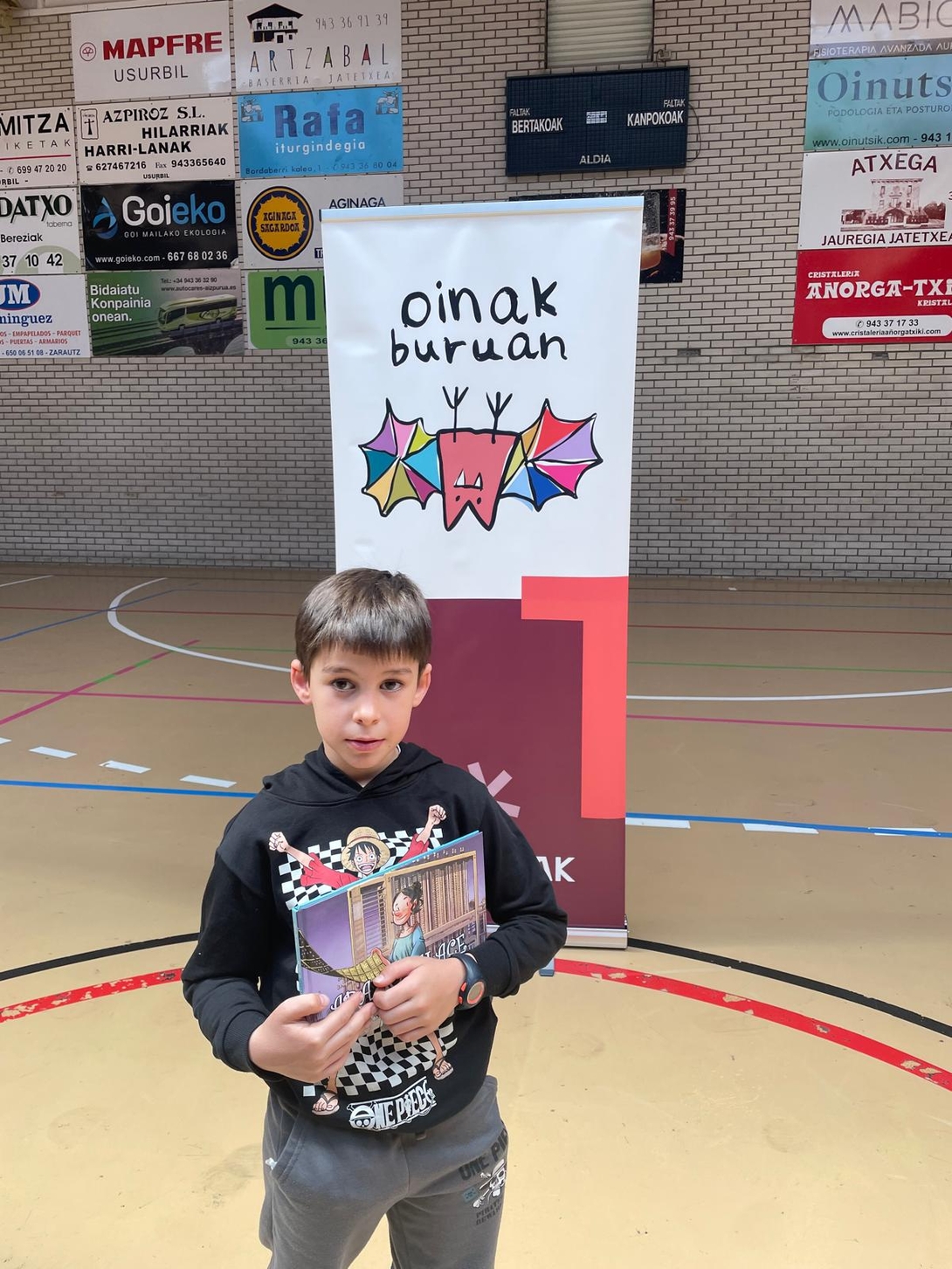 Urtero bezala Gipuzkoako Eskolarteko Bertso idatzien saioa ospatu zen atzo Usurbilgo Oiardo kiroldegian. 